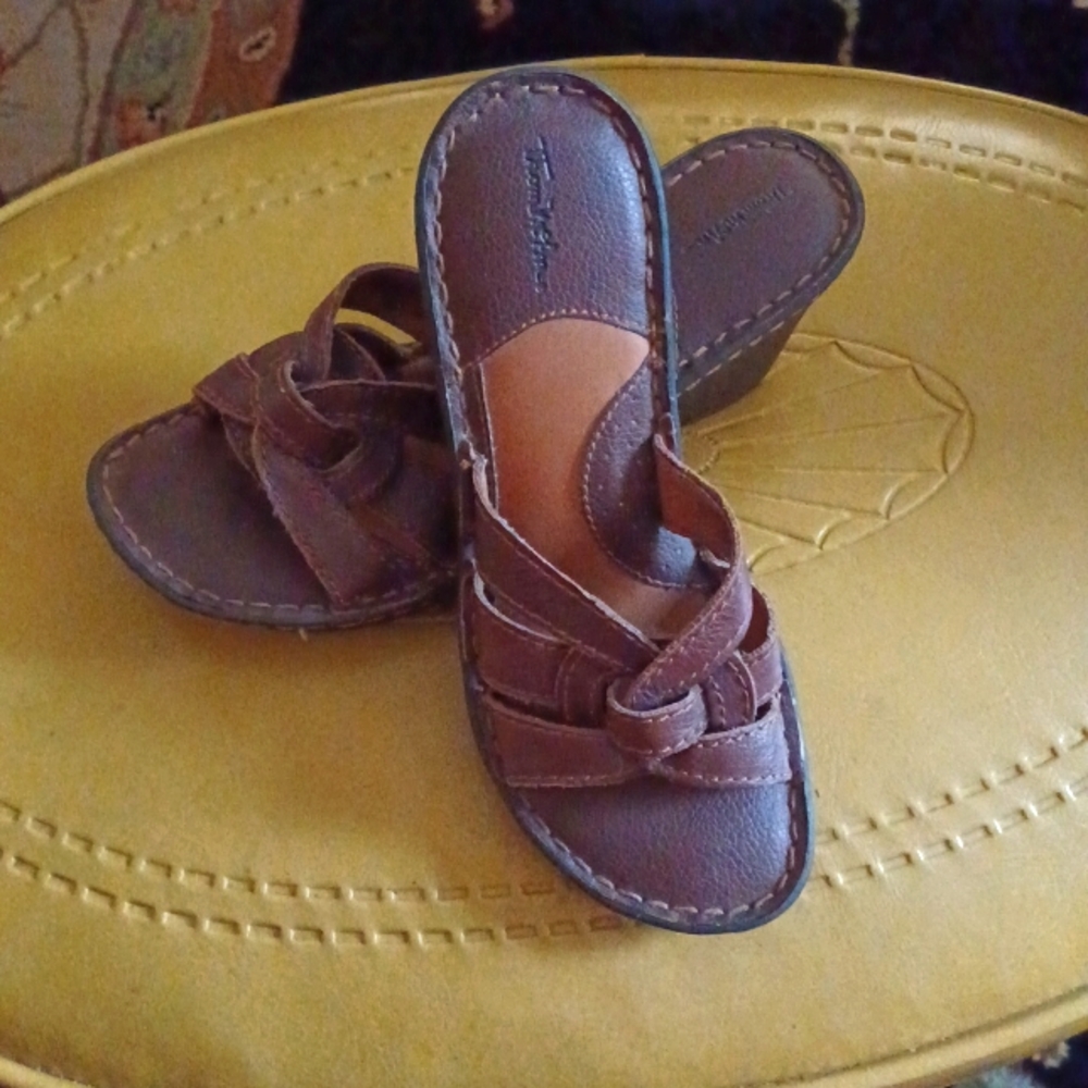 Thom McAn brown Leather Wedge Heel Sandals size 7W